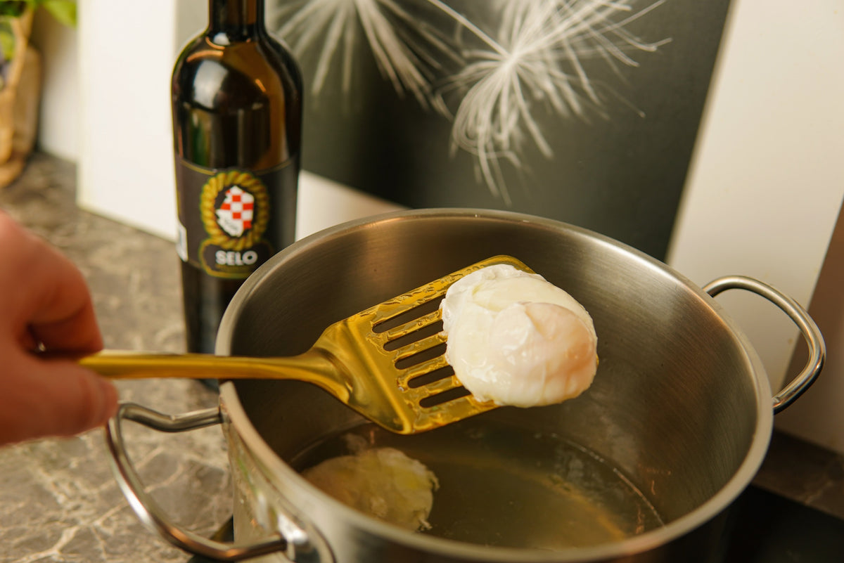 Can I Poach My Eggs in Olive Oil? | SELO | Selo Olive Oil